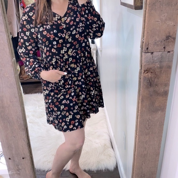Hayden floral dress with pockets size small - Picture 1 of 6